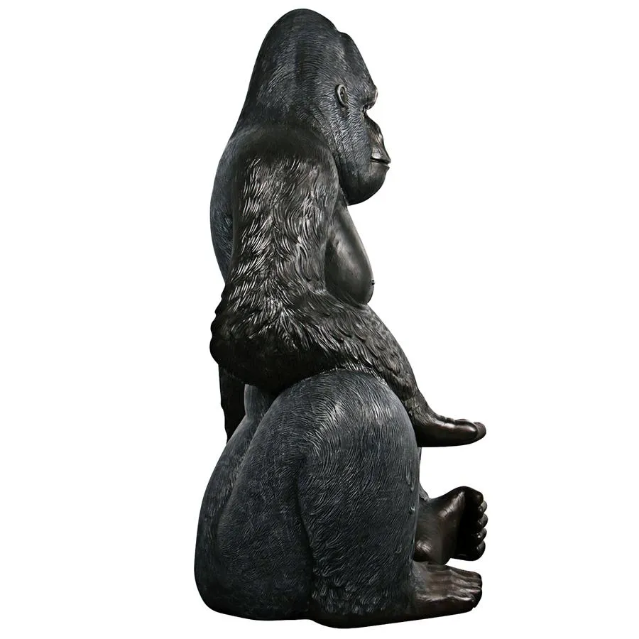 Design Toscano- Grande Scale Male Silverback Gorilla Photo Op Statue