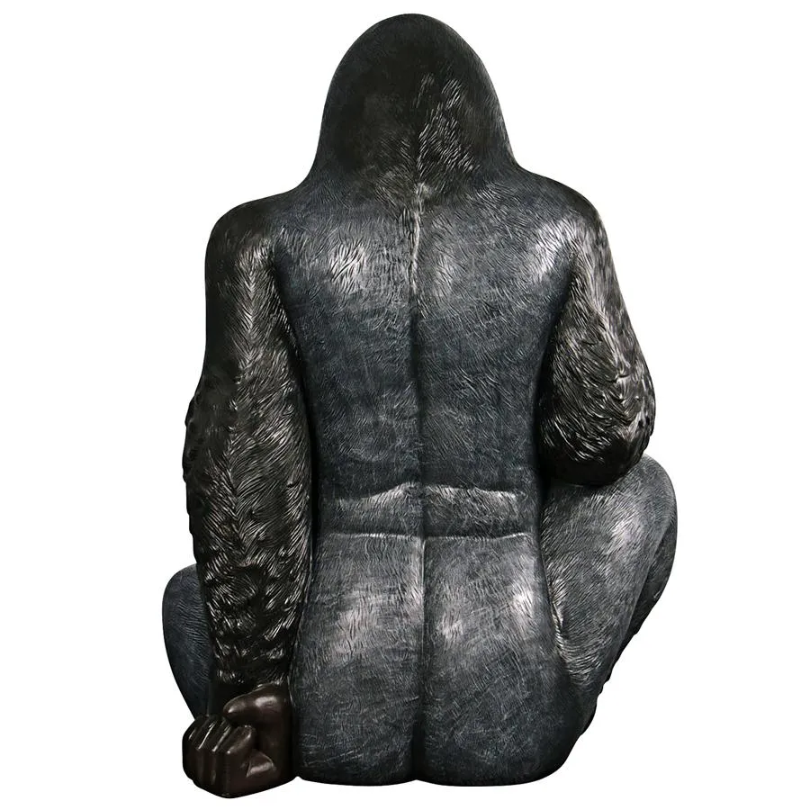 Design Toscano- Grande Scale Male Silverback Gorilla Photo Op Statue