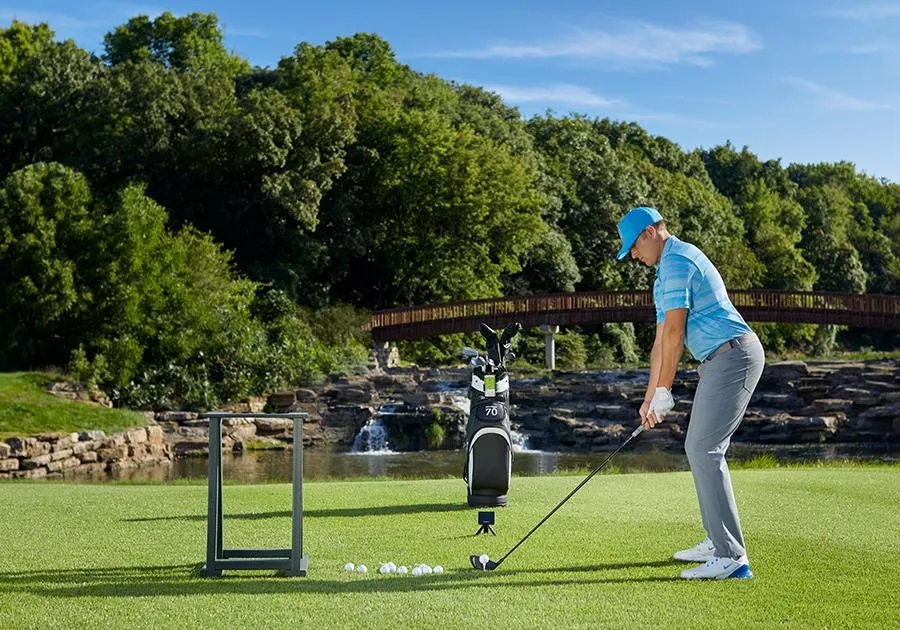 Garmin Approach R10 Launch Monitor and Golf Simulator