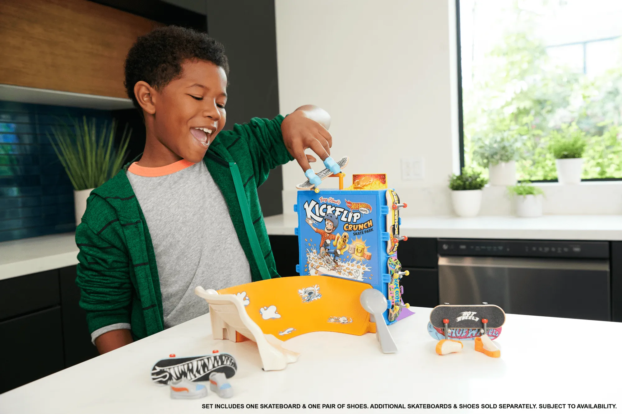 Hot Wheels Skate Tony Hawk Cereal Skate Bowl Fingerboard Set With 1 Exclusive Board & Pair Of Skate Shoes