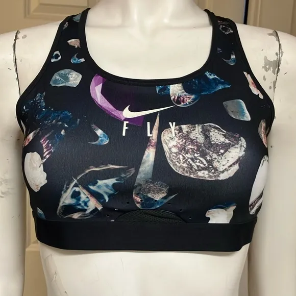 Nike “Fly” Athletic/Athleisure Sports Bra/Top, NWT!