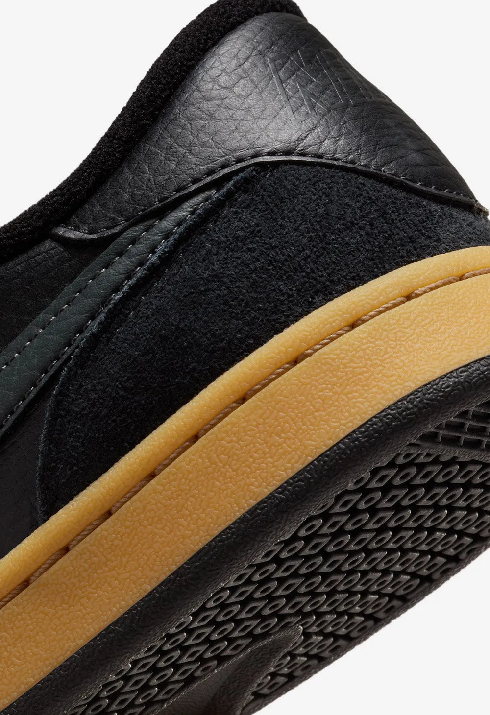 NIKE SB FC Classic