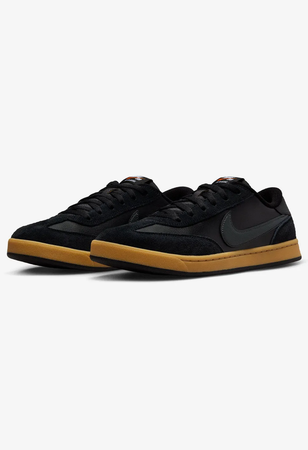 NIKE SB FC Classic