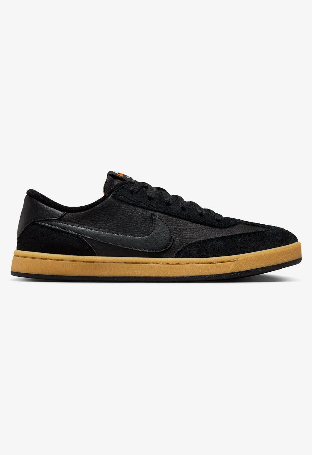 NIKE SB FC Classic