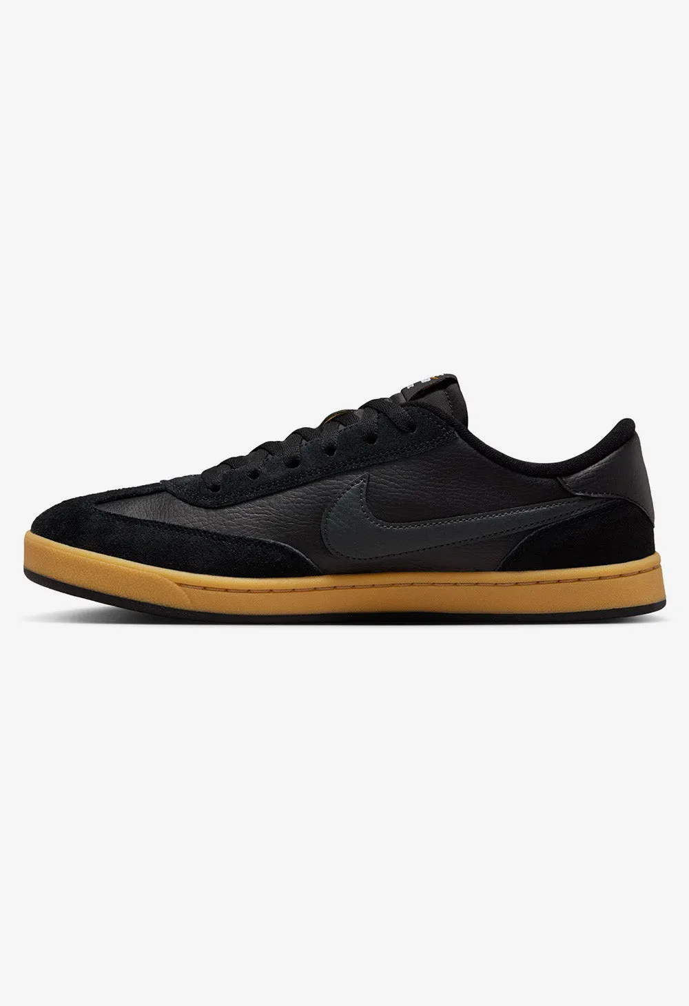NIKE SB FC Classic