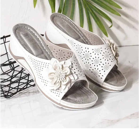 Renata® | Orthopedic sandals made from soft leather with arch support