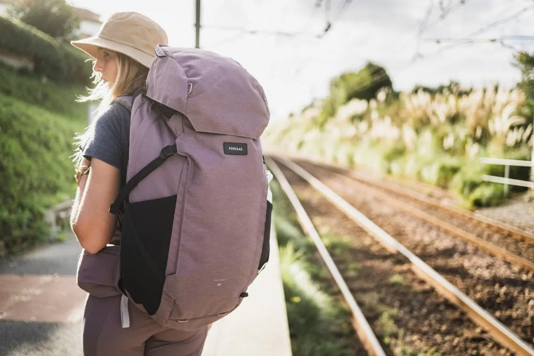 Sac à dos de voyage et trekking ouverture valise 60   6 L Femme - Travel 900
