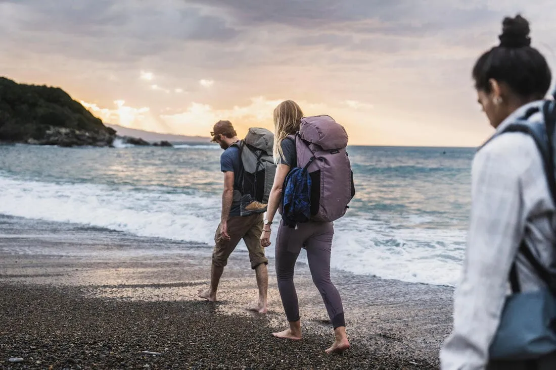 Sac à dos de voyage et trekking ouverture valise 60   6 L Femme - Travel 900