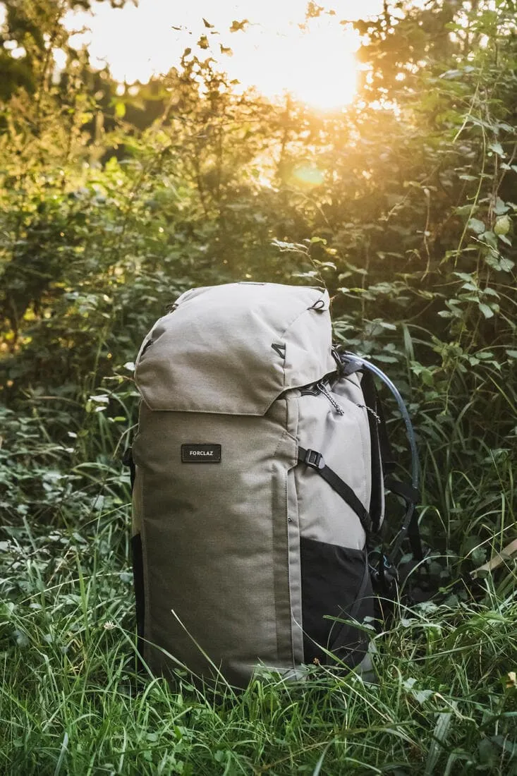 Sac à dos de voyage et trekking ouverture valise 70   6 l homme - travel 900
