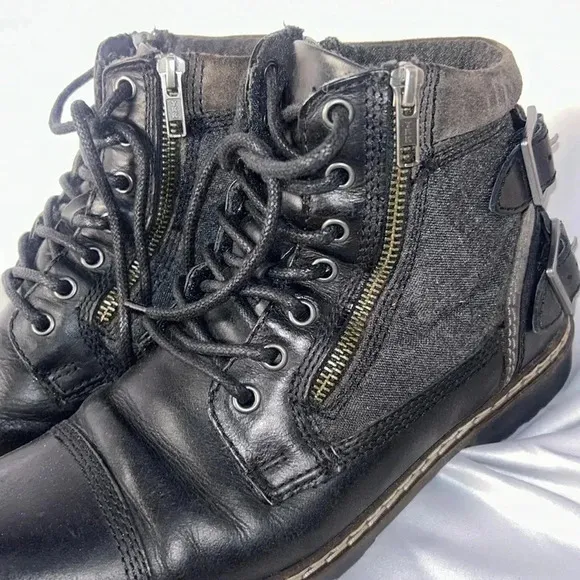 Steve Madden Black Leather Men's Buckle Strap Detail Boots Size 8.5, Pre-owned