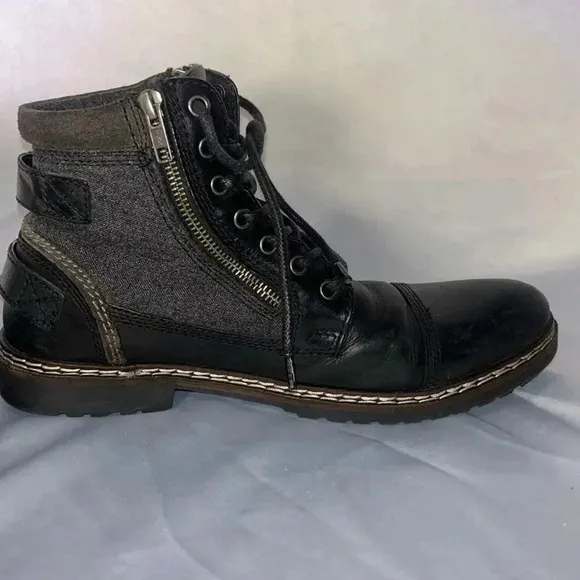 Steve Madden Black Leather Men's Buckle Strap Detail Boots Size 8.5, Pre-owned