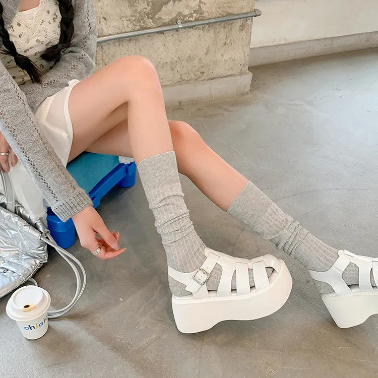 T-STRAP FLAT PLATFORM SANDALS FOR WOMEN CLOSED TOE