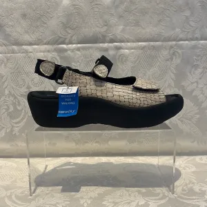 WOLKY JEWEL BEIGE MINI CROCO PATENT LEATHER SANDAL